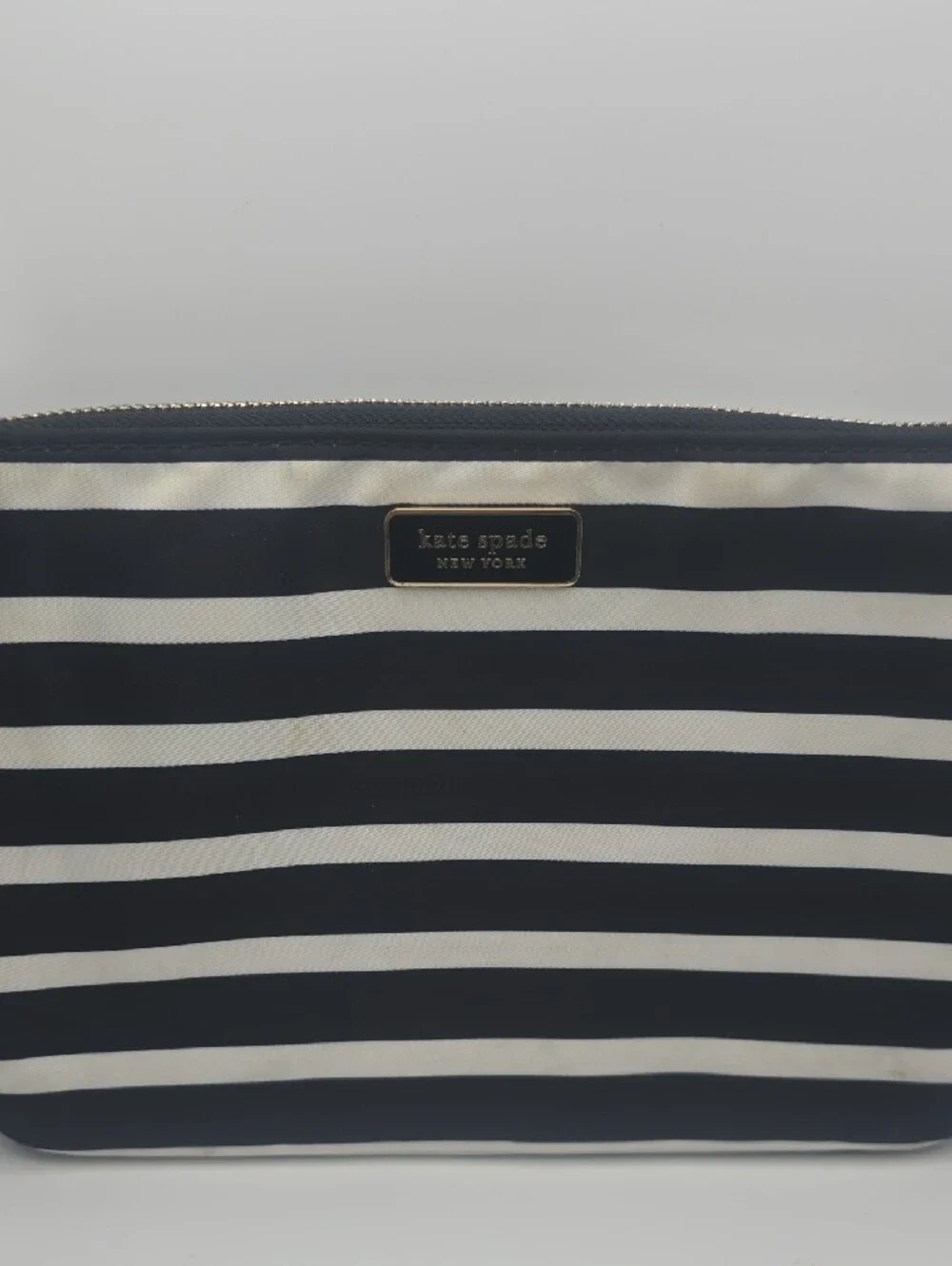 Kate Spade Black & White Striped Cosmetic Med Pouch W/ Silver Hardware (EUC)🖤🤍